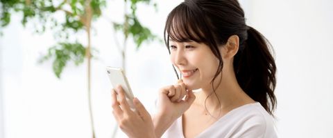 補助金の無料相談を申し込むビジネスマンのイメージ